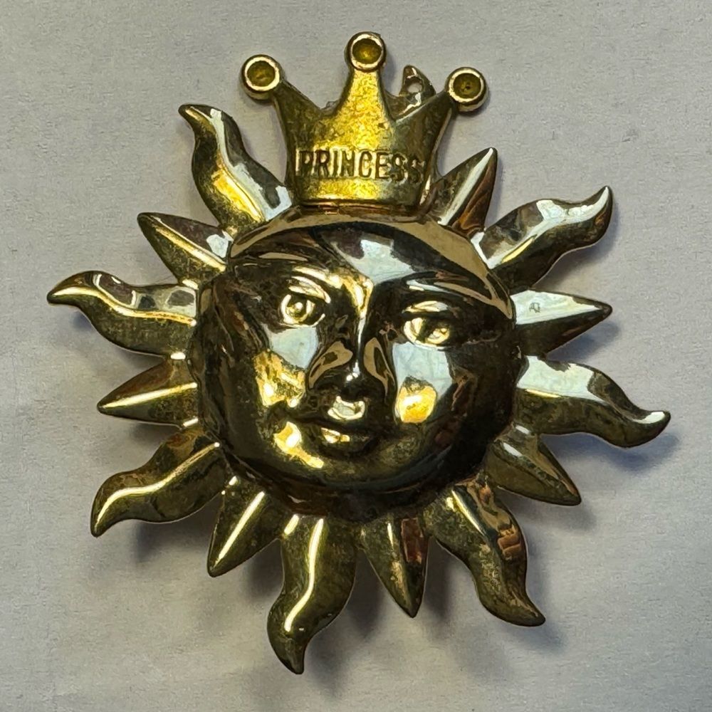 Gold color princess crown Sun Face Brooch